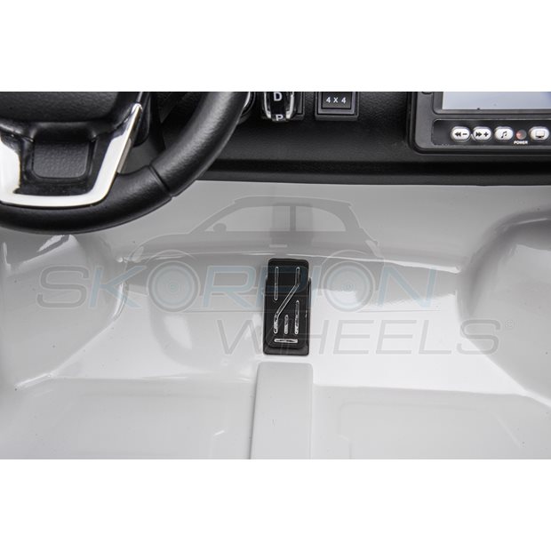 Ηλεκτροκίνητο Αυτοκίνητο Toyota Hilux Original License 12V - Λευκό | Skorpion Wheels - 5247074