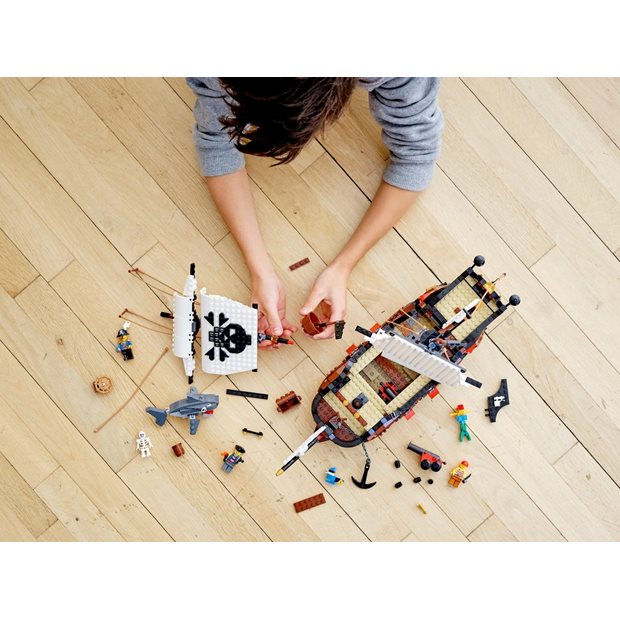 Lego Creator 3-in-1 Pirate Ship - 31109
