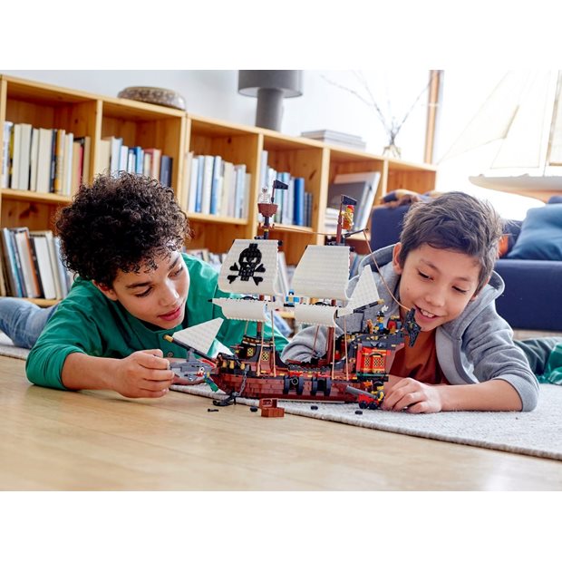 Lego Creator 3-in-1 Pirate Ship - 31109