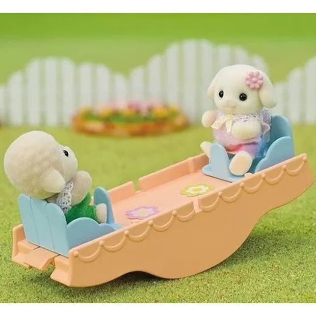 Sylvanian Families Rainbow Fun Nursery Bus - 5744