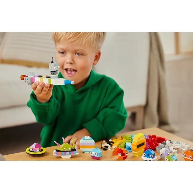 LEGO® Classic - Creative Space Planets - 11037