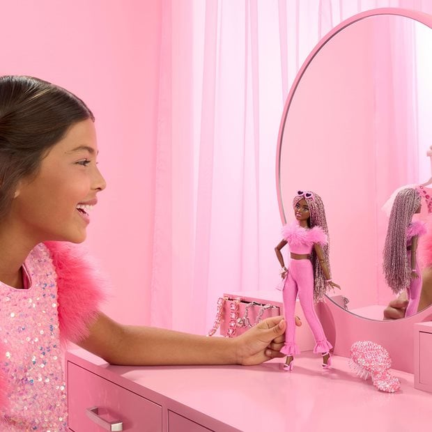 Κούκλα Barbie Deluxe Fashionistas - Pink Braids - HYV28